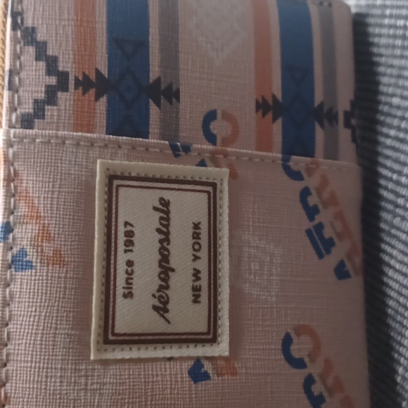 AEROPOSTAL WALLET 💖 - Picture 2 of 6